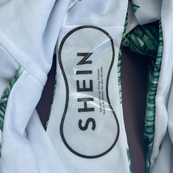 New SHEIN swimsuit - Picture 3 of 4